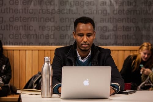 8 Signs an employer brand stinks and how to avoid the trap