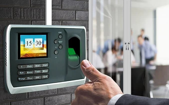 A Guide To Implementing Time And Attendance Solutions Into Your Workplace