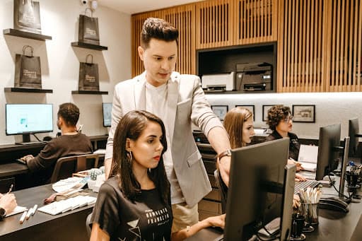 An Essential Guide To The Service Desk Model For HR