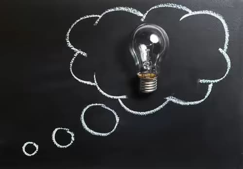 Does intelligence really decrease with aging?