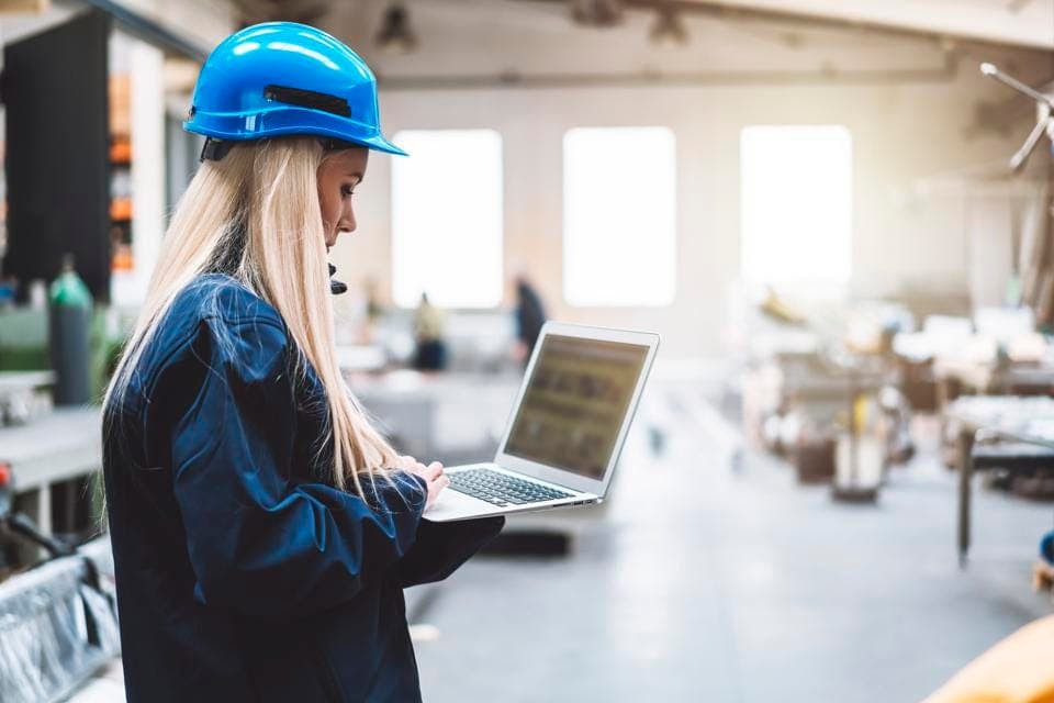 Deskless workers: What you need to know