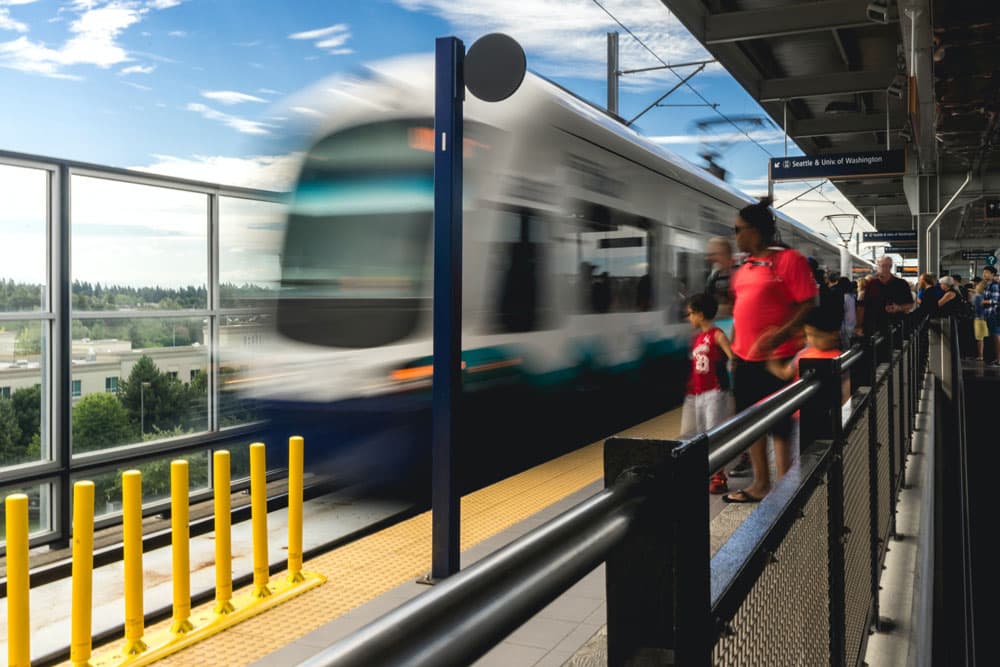 Urban Workforce Mobility: Efficient Vehicle Solutions for Modern Cities
