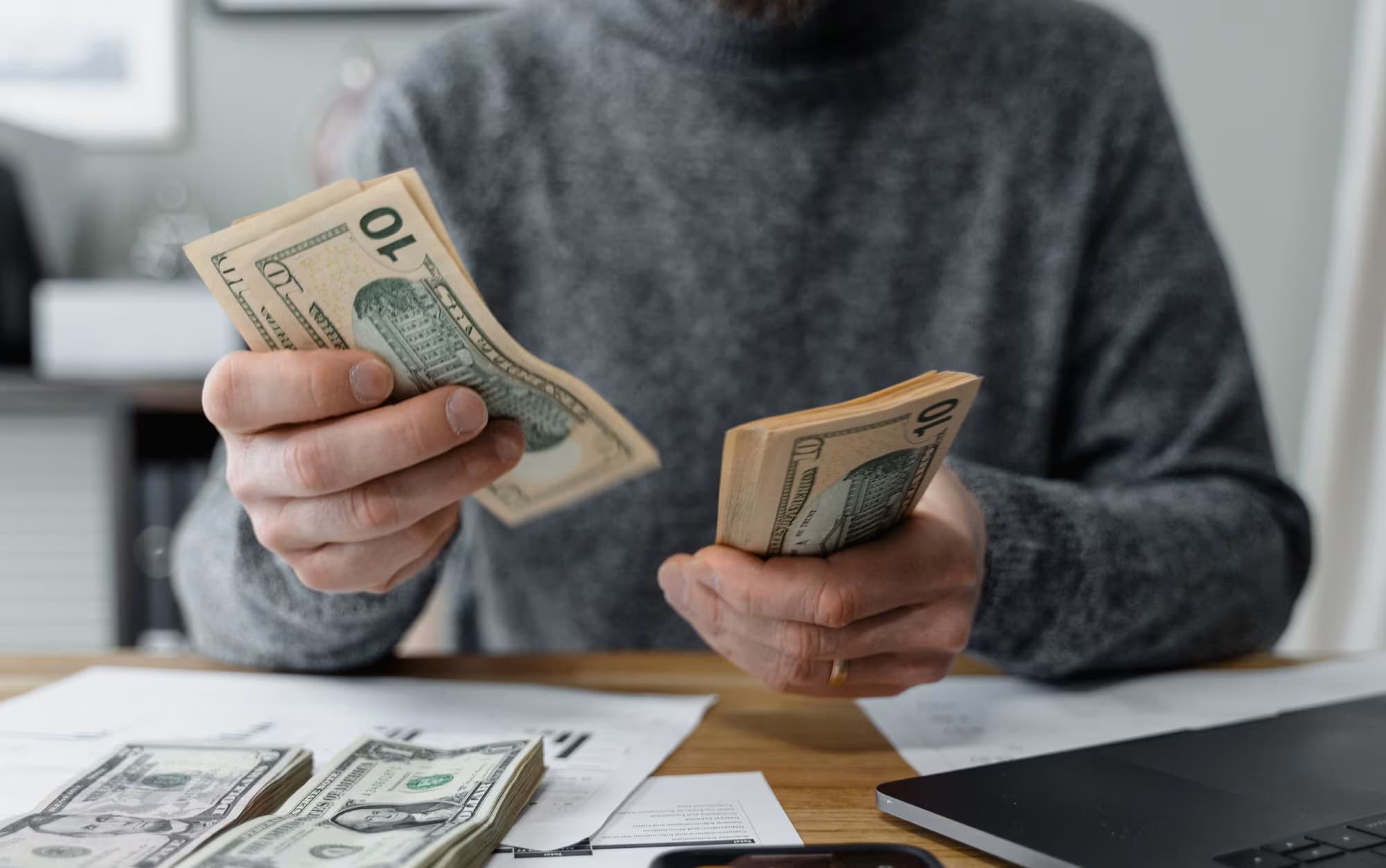 Structuring On-Target Earnings (OTE) for Sales Reps: A Comprehensive Guide