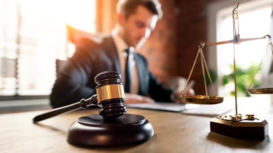 When to Consult an ERISA Attorney: Recognizing Key Signs