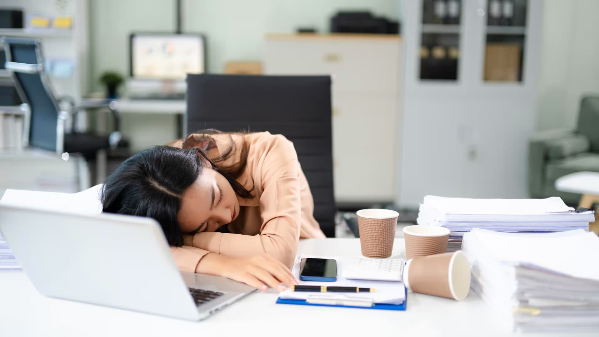 Burnout Signs at Work: What Peer-Reviewed Research Actually Shows