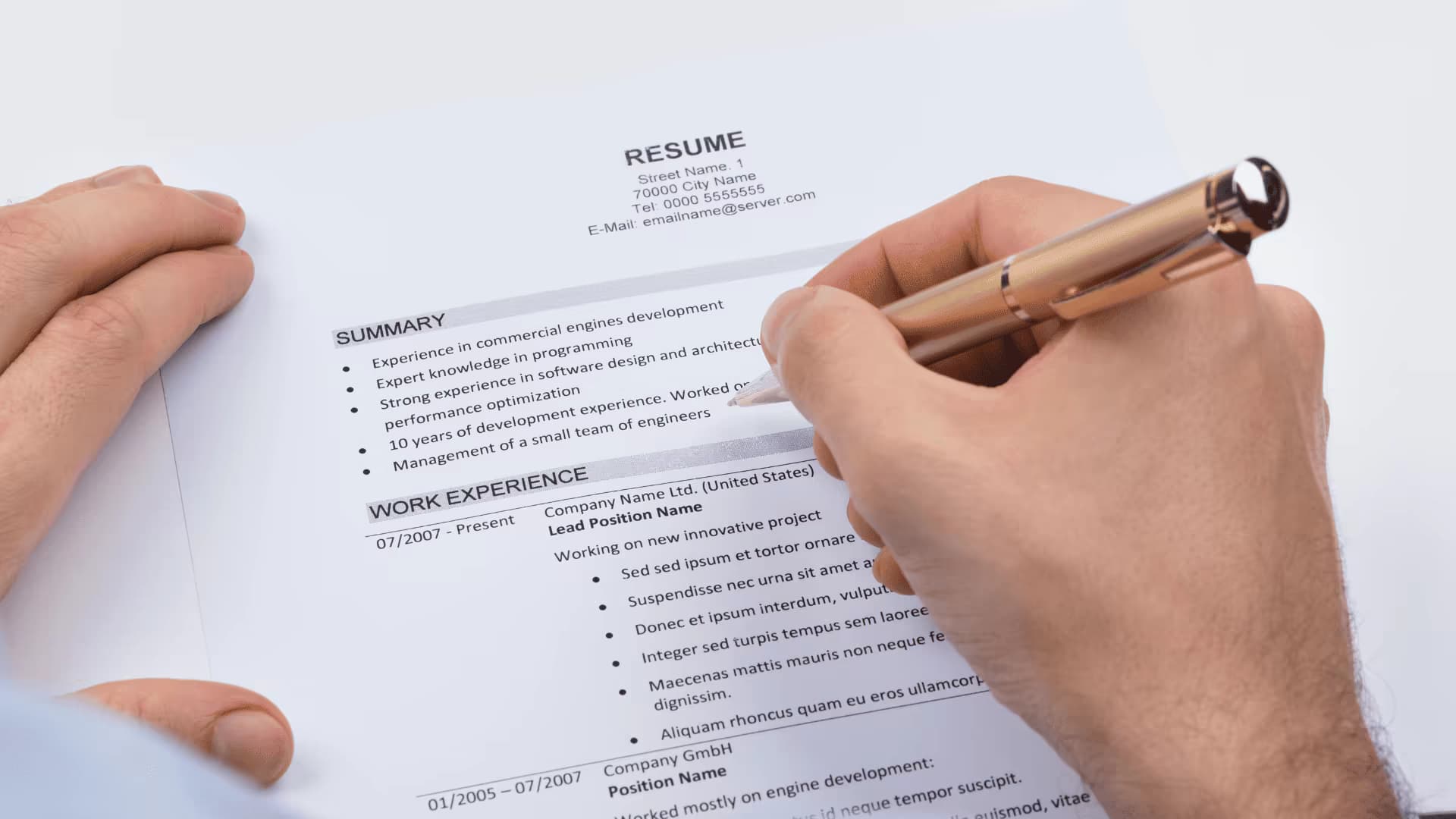 The Role of Keywords in Resume Optimization: Aligning with Applicant Tracking Systems