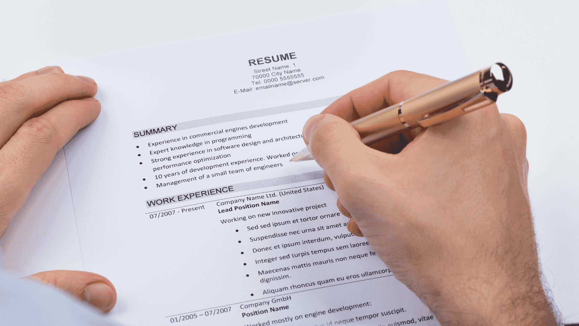 The Role of Keywords in Resume Optimization: Aligning with Applicant Tracking Systems