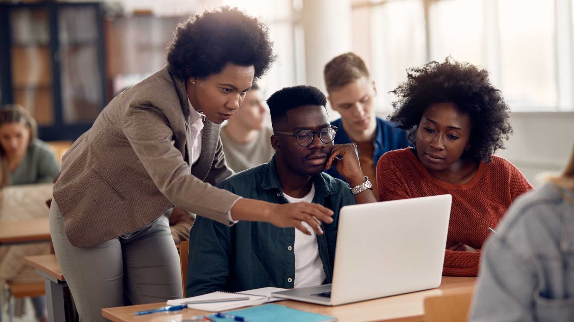 The Role of a Corporate Trainer in Educating the Workforce