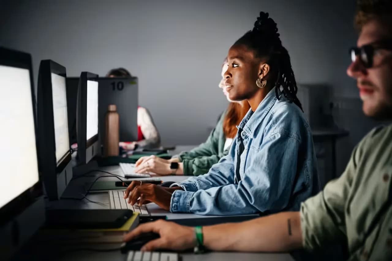 Workplace Trends 2025: How Employees Are Personalizing Tech to Fit Their Workflow