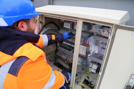 Advanced Technological Solutions for Improvement of Home Service Operations