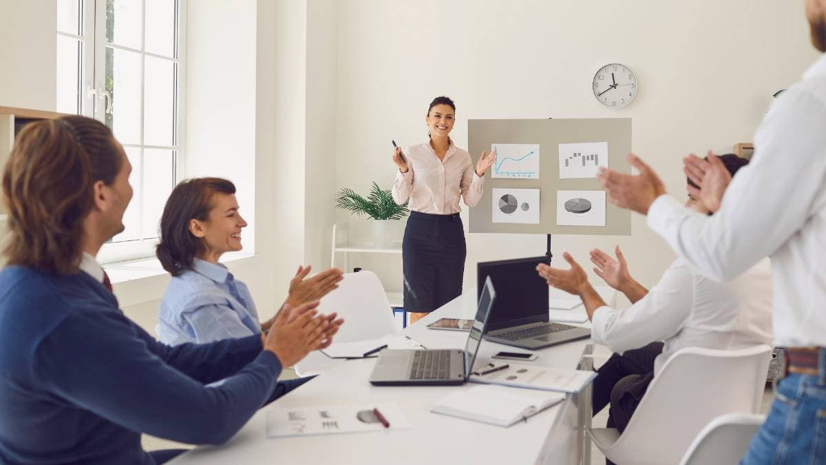 How Working HR Professionals Can Excel Their Career