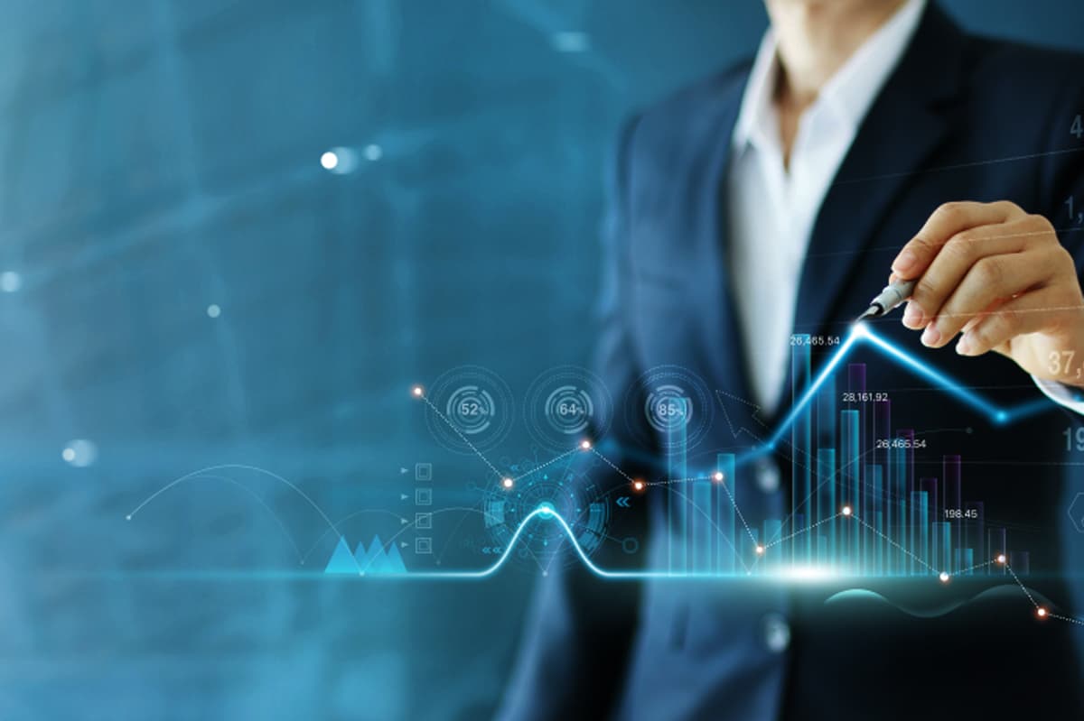Navigating the Investment Banking Landscape with Real-Life Scenarios
