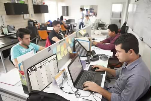 Addressing Challenges and Best Practices for Remote Collaboration with Mexican Software Development Teams