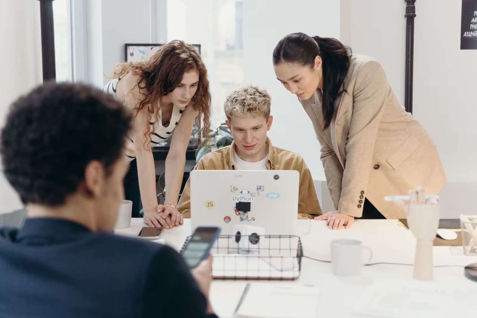 How Field Service Management Software Boosts Efficiency for Mobile Teams