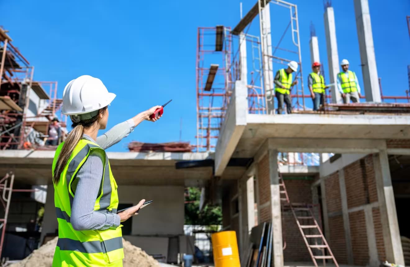 How Construction Time Card Apps Help Prevent Payroll Errors