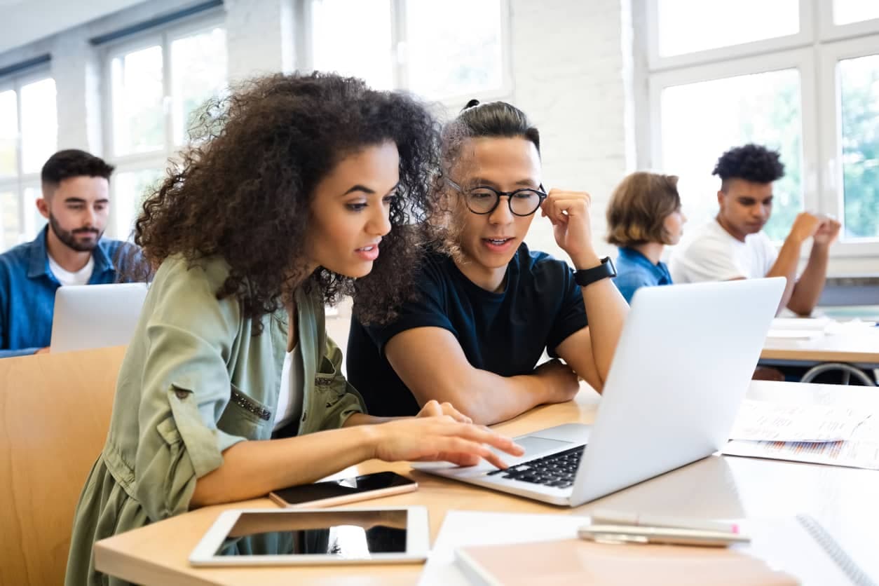 Business Fields Students Can Try While Still in College