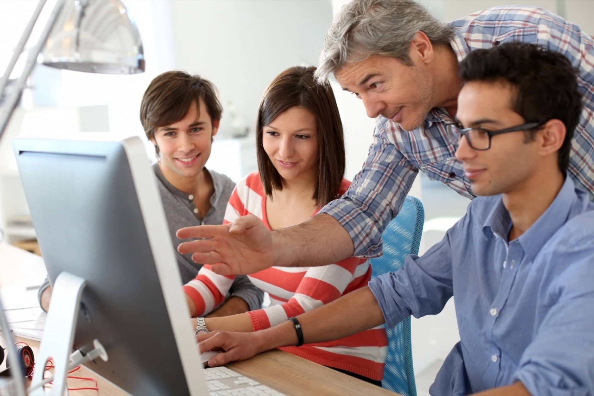 The Benefits and Challenges of Business Internships for College Students