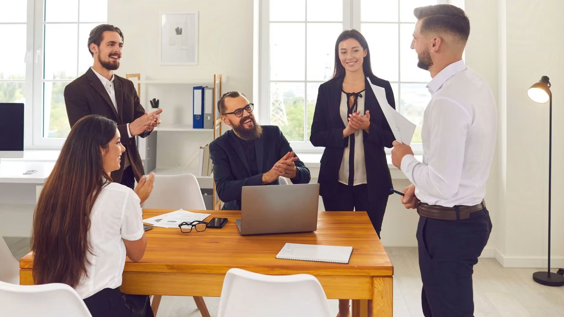 15 Thanksgiving Messages for Employees: Expressing Gratitude with Impact