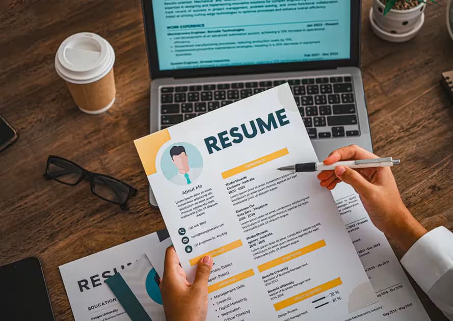 How Long Should a Resume Be? What the Evidence Says