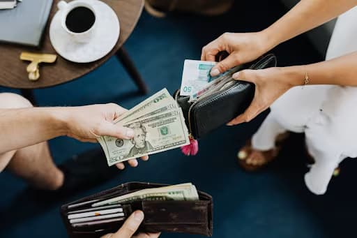 Online Loans for Sudden Gaps: A Simple HR Guide