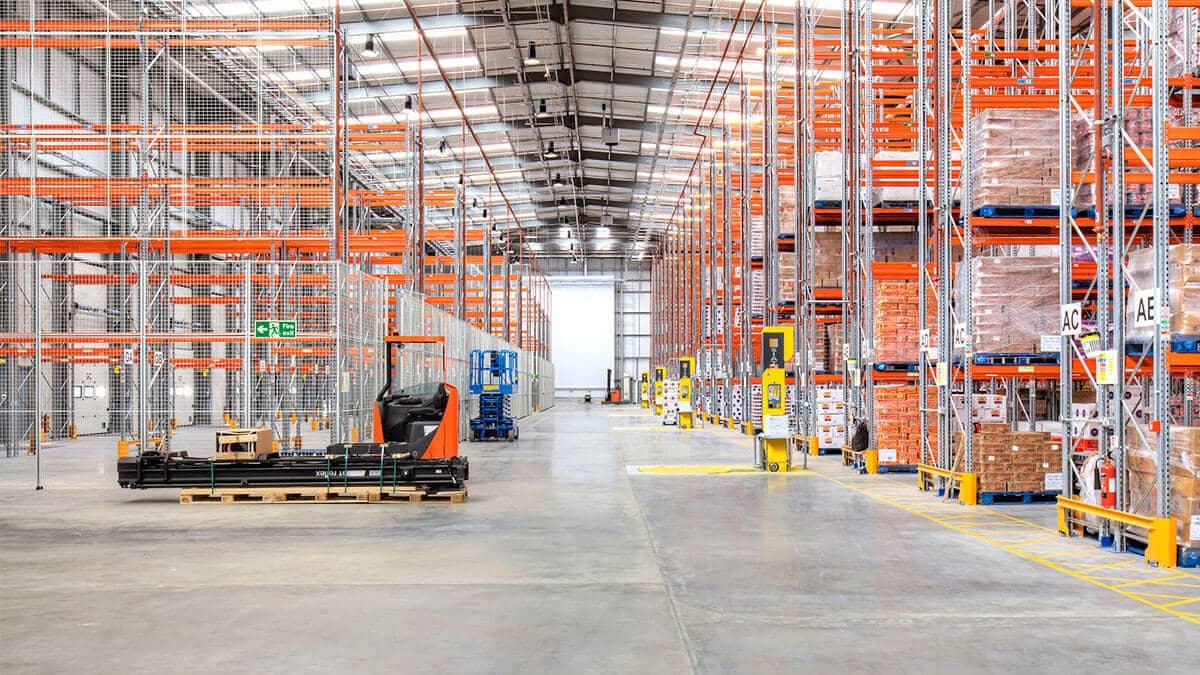 Essential Tips for Ensuring Safe Material Handling in Warehouses