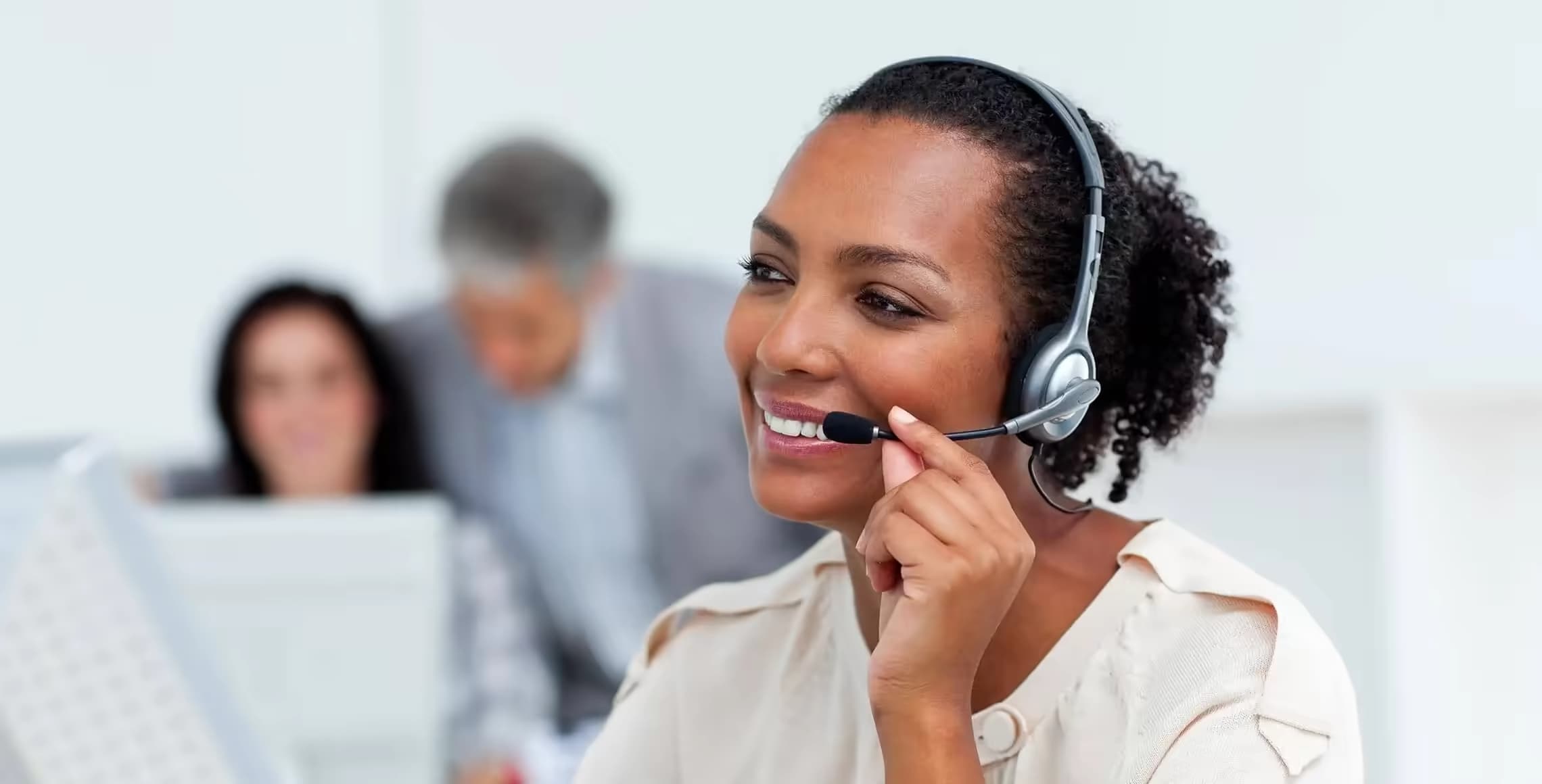 What Lies Ahead for Contact Centers in 2025? 7 Key Predictions