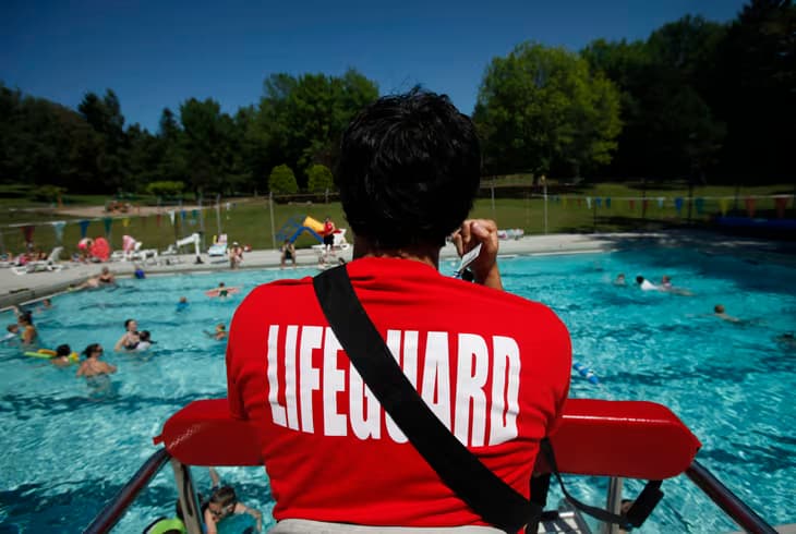 The Lifeguard CV That Actually Wins Interviews